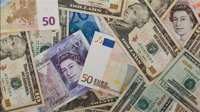 أسعار العملات الأجنبية أمام الجنيه المصري اليوم الخميس