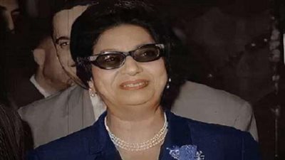 سر ارتداء أم كلثوم النظارة الشمسية حتى وفاتها
