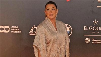 نجوم الفن يتألقون على السجادة الحمراء في حفل هشام نزيه بالجونة