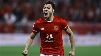 أكرم توفيق الأقرب لقيادة الجبهة اليمنى.. الأهلي يستعد لمواجهة العين 