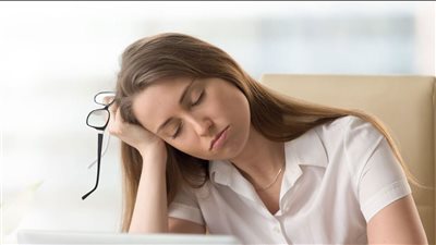 احترس.. النوم السيئ خلال منتصف العمر يسهم في تسريع شيخوخة الدماغ