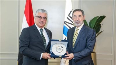 رئيس اقتصادية السويس يبحث فرص التعاون الاستثمارية مع غرفة التجارة العربية البرازيلية 