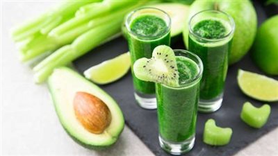 إليك مكونات مشروب أخضر سحري للتخلص من سموم الجسم