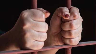 حكم رادع لربة منزل أنهت حياة طفلها بـ الأنسولين في القليوبية