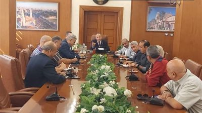 وزارة التنمية المحلية تتابع جهود المحافظين بشأن ملفات النظافة ورفع كفاءة الطرق 