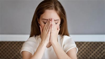 تأثير البكاء الصامت على الصحة الجسدية والنفسية