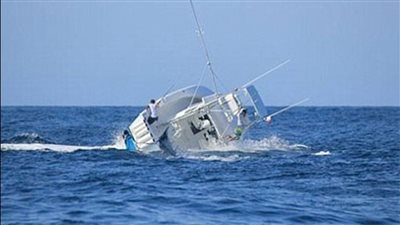 الضفادع البشرية تنتشل 30 شخصاً جراء غرق لنش في البحر الأحمر