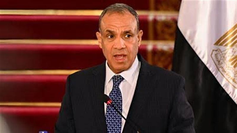 بدر عبد العاطي وزير