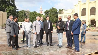 وزير الثقافة يتفقد استعدادات افتتاح مهرجان القاهرة السينمائي