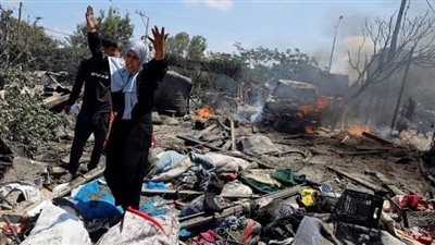 قصف إسرائيلي يستهدف خيمة للنازحين في خان يونس ويسفر عن شهداء ومصابين