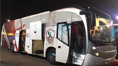 وصول حافلة الزمالك استاد برج العرب استعدادًا لمواجهة سموحة في الدوري