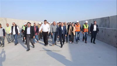 وزير النقل يتفقد موقع مشروع الخط الأول من شبكة القطار الكهربائي السريع