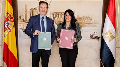 وزيرة التخطيط تبحث تعزيز التعاون مع إسبانيا وتوقع منحتين للتنمية في مصر 