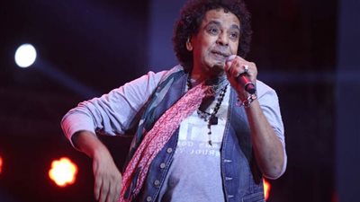 محمد منير يوجه رسالة لـ أنغام بعد زيارتها: شكراً من قلبي