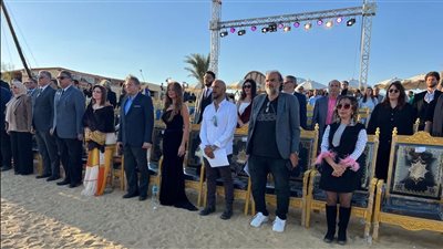 إلهام شاهين وبشرى بحفل ختام مهرجان الفيوم