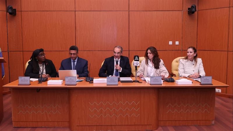 وزير الاتصالات 