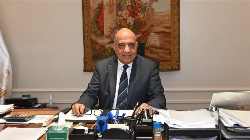 الدكتور محمود عصمت