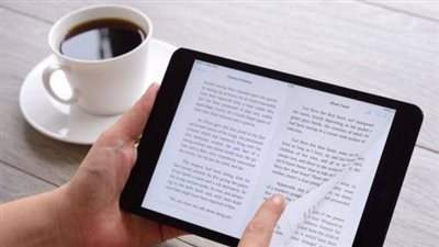 هل قراءة الكتب الإلكترونية تهدد صحة عينيك؟