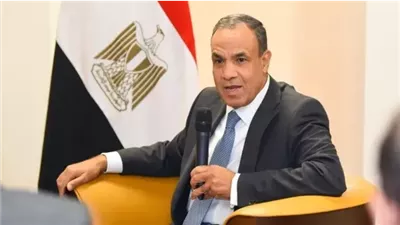 وزير الخارجية يشيد بتنظيم معرض الكتاب ويصفه بمصدر وعى وإلهام
