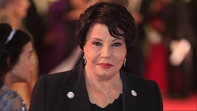 لأطفال فلسطين.. فردوس عبد الحميد تهدى أغنية شادي أثناء تكريمها