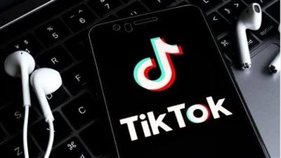 بعد حظر تيك توك.. كيف يؤثر إدمان الفيديوهات على صحتك العقلية؟