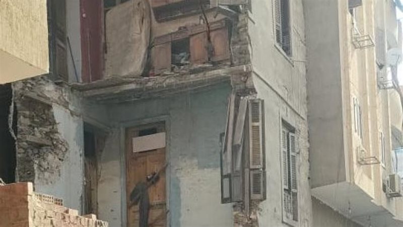 انهيار المباني والشرفات