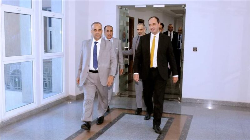 الوفد العماني