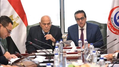 بحضور مجدي يعقوب.. وزير الصحة يترأس اجتماع اللجنة العليا لزراعة الأعضاء