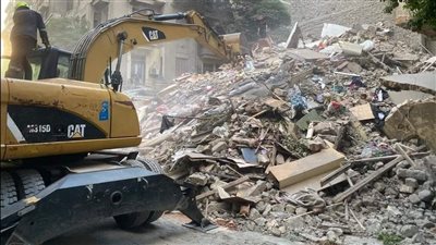 الحماية المدنية تنتشل آخر ضحايا انهيار عقار الوايلي بالقاهرة