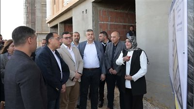 خلال زيارته لبورسعيد.. رئيس الوزراء يشهد تسليم عدداً من عقود الإسكان ببورفؤاد