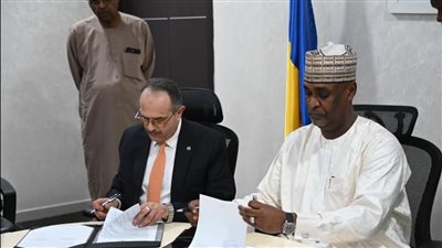 المقاولون العرب توقع بروتوكول اتفاق لدراسة الطريق الاستراتيجي تشاد- ليبيا- مصر.. تفاصيل