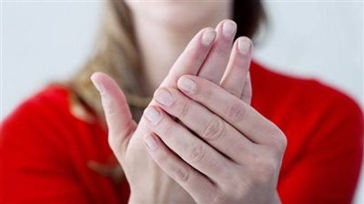 أبرزها صعوبة في الكلام والرعشة: علامات نقص هذا العنصر الحيوي في جسمك