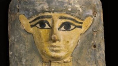 خلال أسابيع.. مزاد لبيع غطاء تابوت مصري يعود للعصر البطلمي 