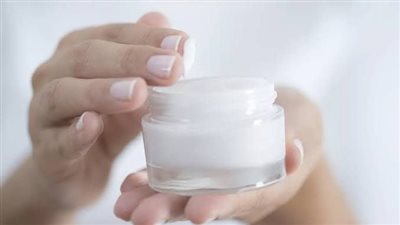 سر البشرة الناعمة في الشتاء: كيف تختارين المرطب المثالي لبشرتك؟