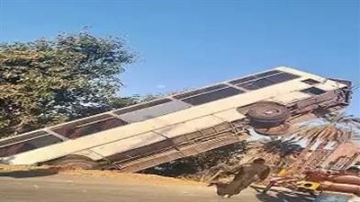 سقوط أتوبيس موظفي مصنع «سكر جرجا» فى ترعة بسوهاج