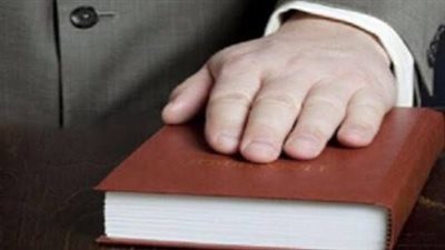 الإفتاء توضح الحكم الشرعي لمن أقسم على أمر ويريد العدول عنه