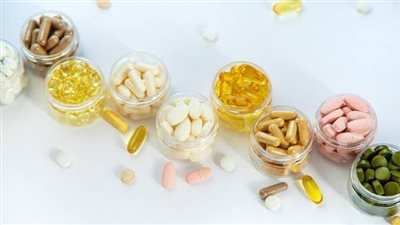 دراسة تحذر: الإفراط في تناول المكملات الغذائية يصيب بالسرطان