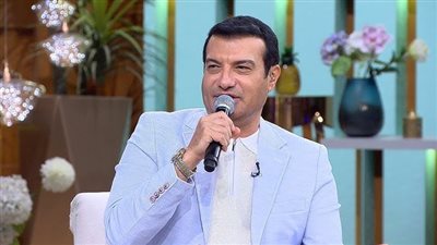 «الكريسماس مع إيهاب توفيق» لحظات سحرية على راديو 9090