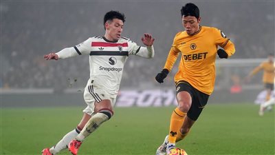 مانشستر يونايتد يواصل السقوط أمام ولفرهامبتون في الدوري الإنجليزي