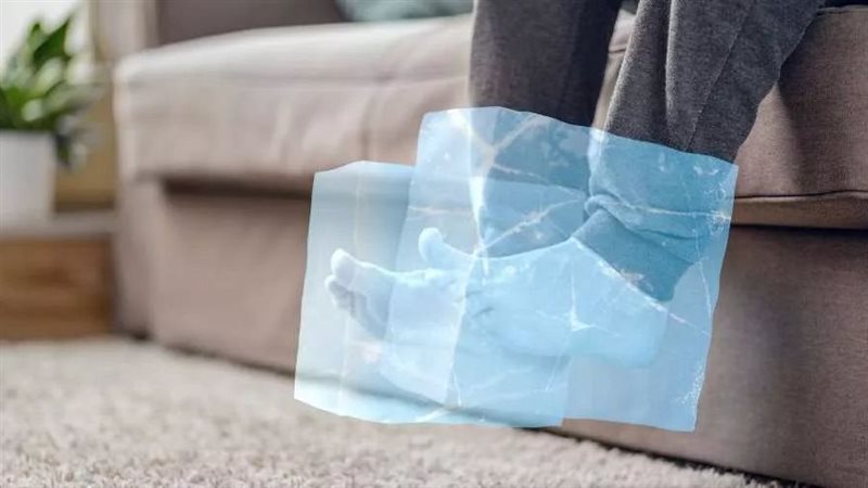 برودة القدمين