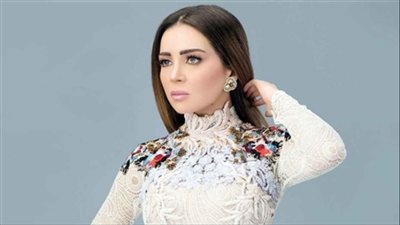 مي عز الدين تكشف سر عودتها للعمل بعد وفاة والدتها