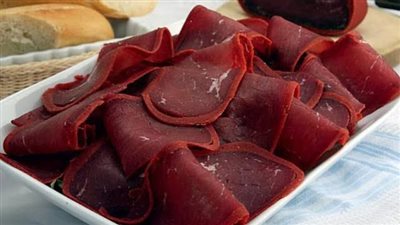 كيفية تحضير البسطرمة في المنزل بسهولة؟