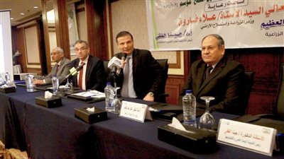 خلال احتفالية الحملة القومية للقمح.. وزير الزراعة يوجه بمكافحة الحشائش