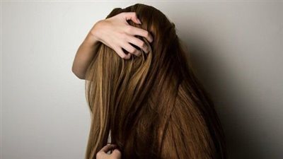 طرق طبيعية لتقوية الجذور.. خطوات بسيطة لشعر صحي وقوي