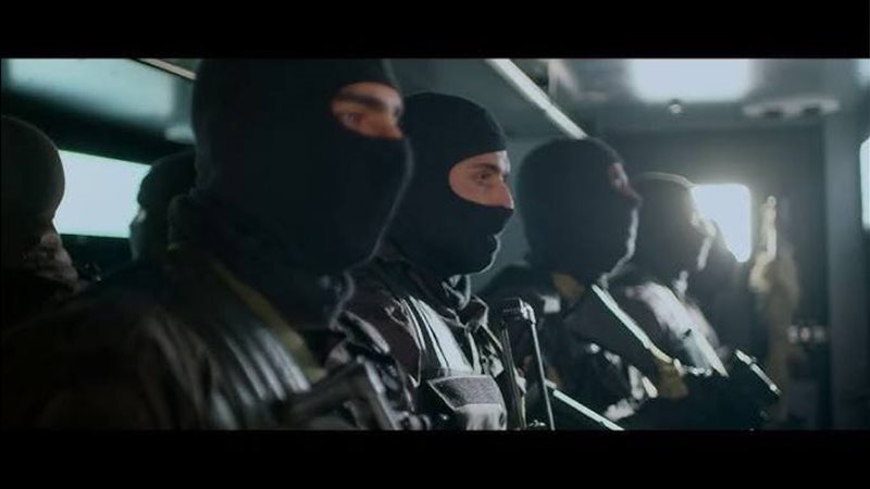 أبطال وأسود