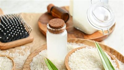سر الجمال الطبيعي.. كيف يمنحك ماء الأرز شعرًا قويًا وبشرة شابة؟