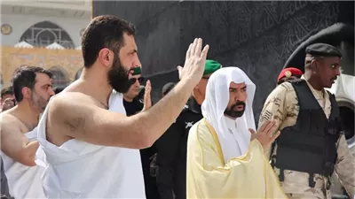 الرئيس السورى أحمد الشرع يؤدى مناسك العمرة ويصلى داخل الكعبة المشرفة