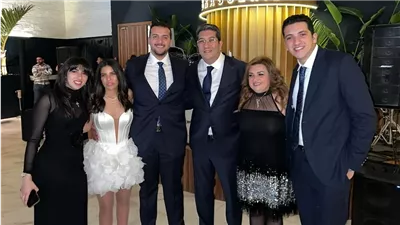 فى أجواء عائلية.. هانى رمزي يحتفل بخطوبة ابنه وبحضور أشقائه