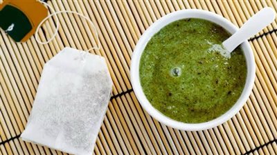 علاجات طبيعية لحب الشباب: من العسل إلى الشاي الأخضر