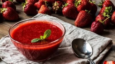 أسهل طريقة لتحضير صوص الفراولة الشهي في المنزل